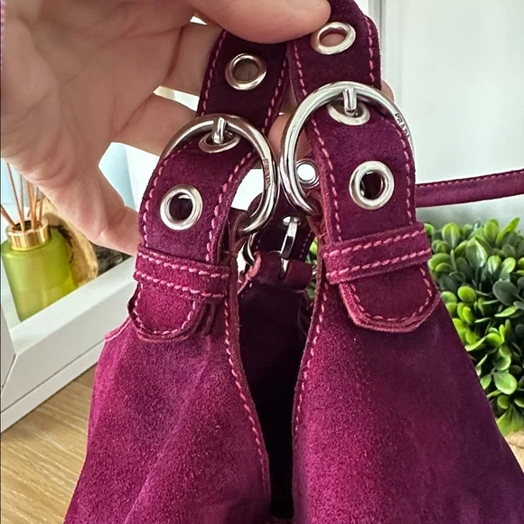 Authentic Vintage Prada Suede Triangle Logo Tote Bag –Plum color– Made in Italy - Picture 5 of 12